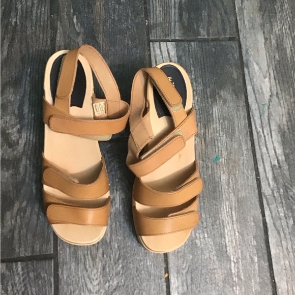 💥PRICE DROP💥 Swedish Hasbeens Velcra Heel - NIB - Picture 6 of 12